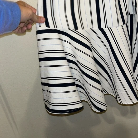 FLAMINGO Blue & White Striped Midi 3/4 Bell Slv, Slip on Dress & slip Sz.M - Picture 10 of 13